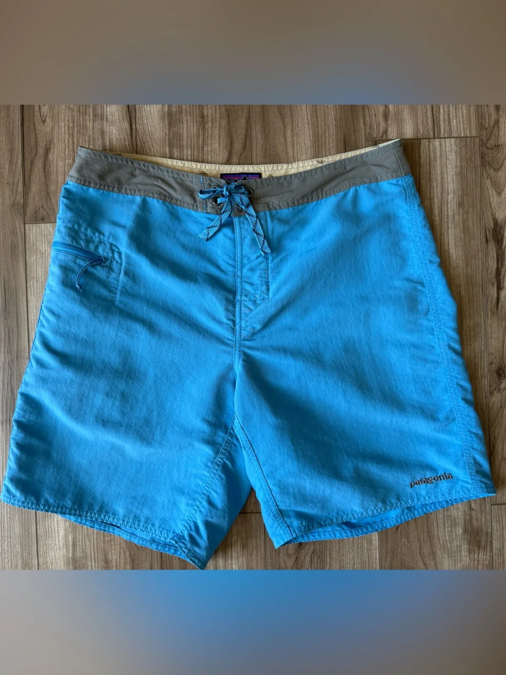 Patagonia® Men’s Wavefarer® Boardshorts 19'' Style #86622 Swim Trunks Blue Sz 33